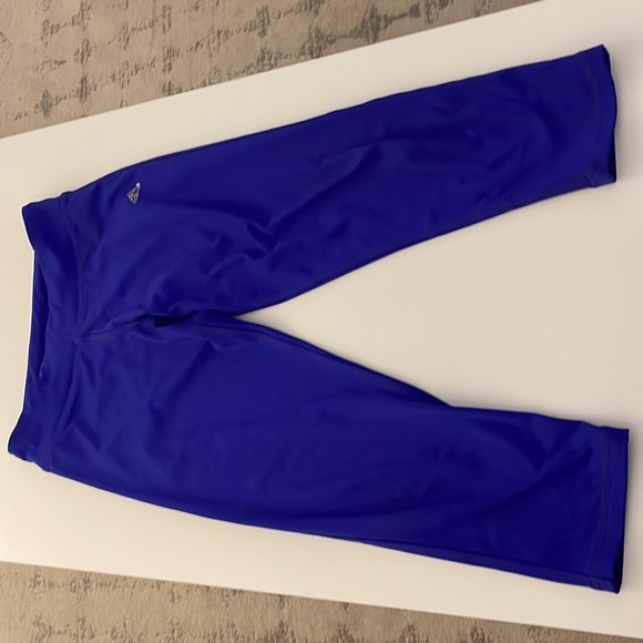 Adidas’s climalite leggings - Picture 2 of 3